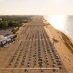 Bright With Swimming Pool And Solarium * Bibione