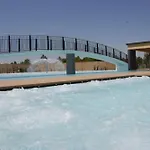 Bright With Swimming Pool And Solarium * ביביונה