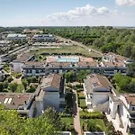 Bright With Swimming Pool And Solarium *