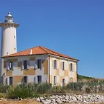 Bright With Swimming Pool And Solarium Apartment