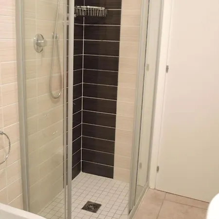 Bright With Swimming Pool And Solarium Apartment *