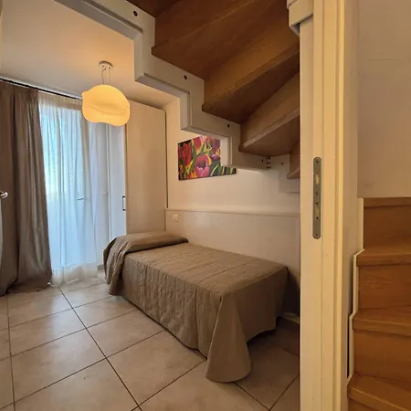Bright With Swimming Pool And Solarium Apartament
