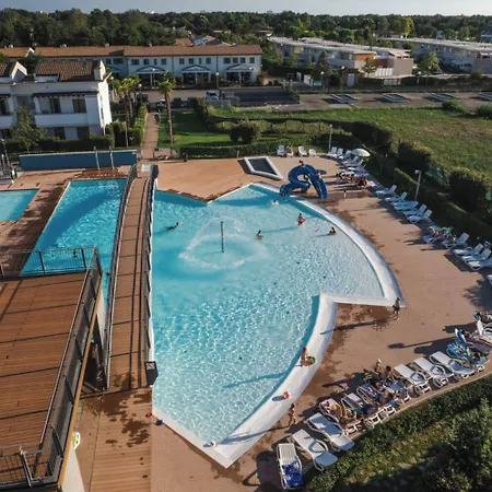 Bright With Swimming Pool And Solarium