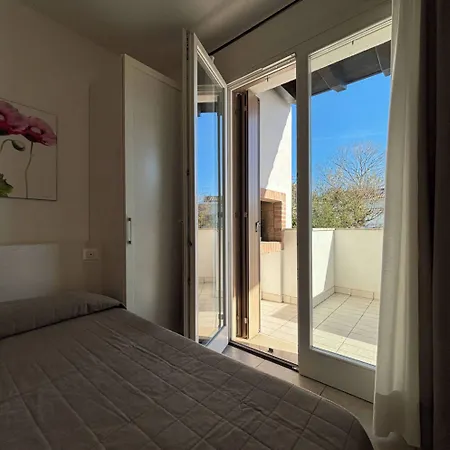 Bright With Swimming Pool And Solarium Apartament *