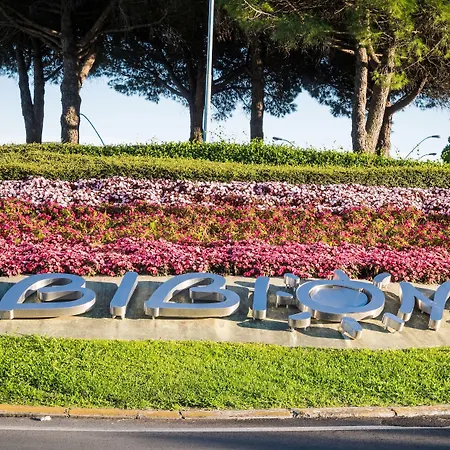 Bright With Swimming Pool And Solarium Apartament *