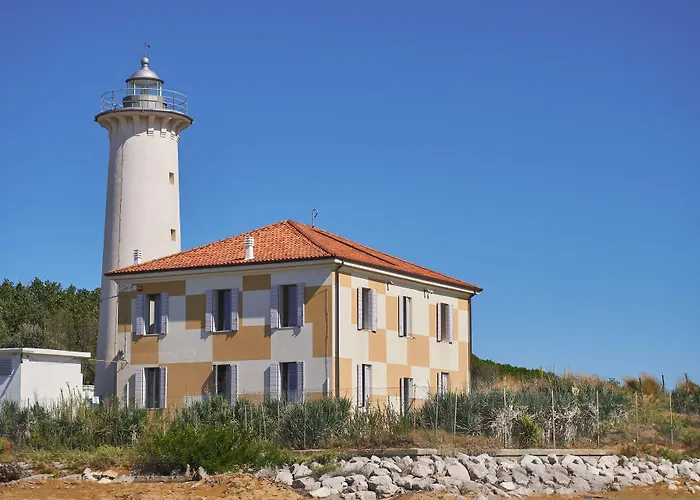Bright With Swimming Pool And Solarium