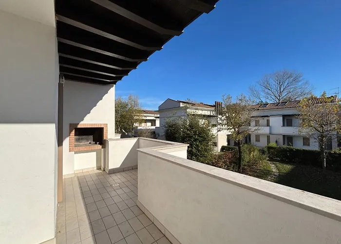 Bright With Swimming Pool And Solarium Apartment Bibione