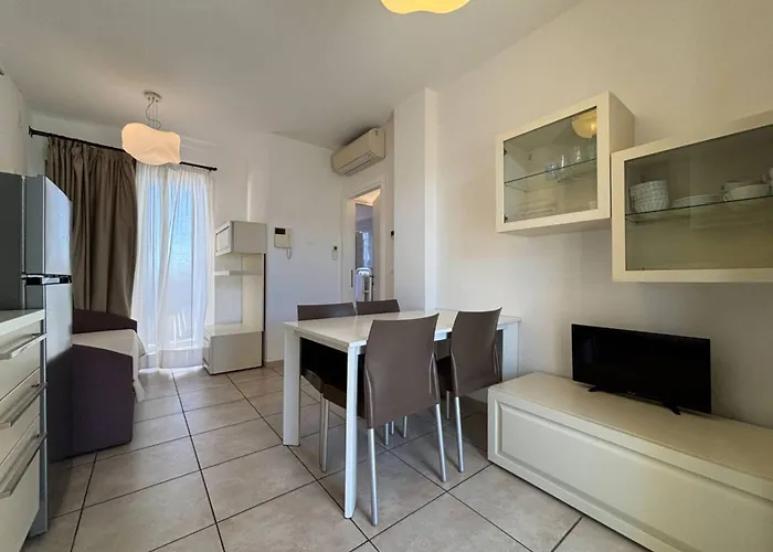 Bright With Swimming Pool And Solarium